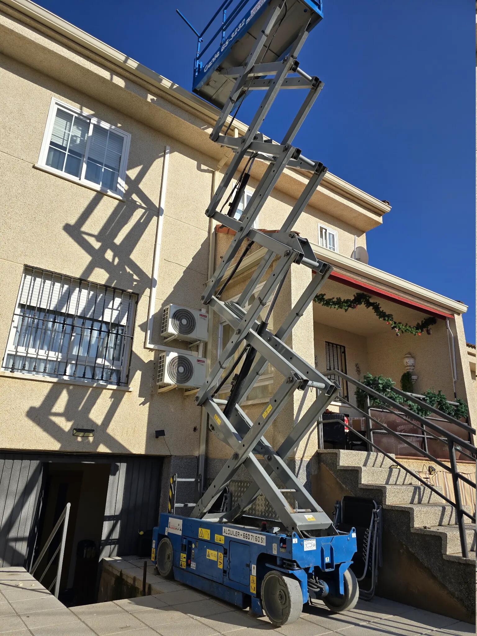 Plataforma Tijera en Obra